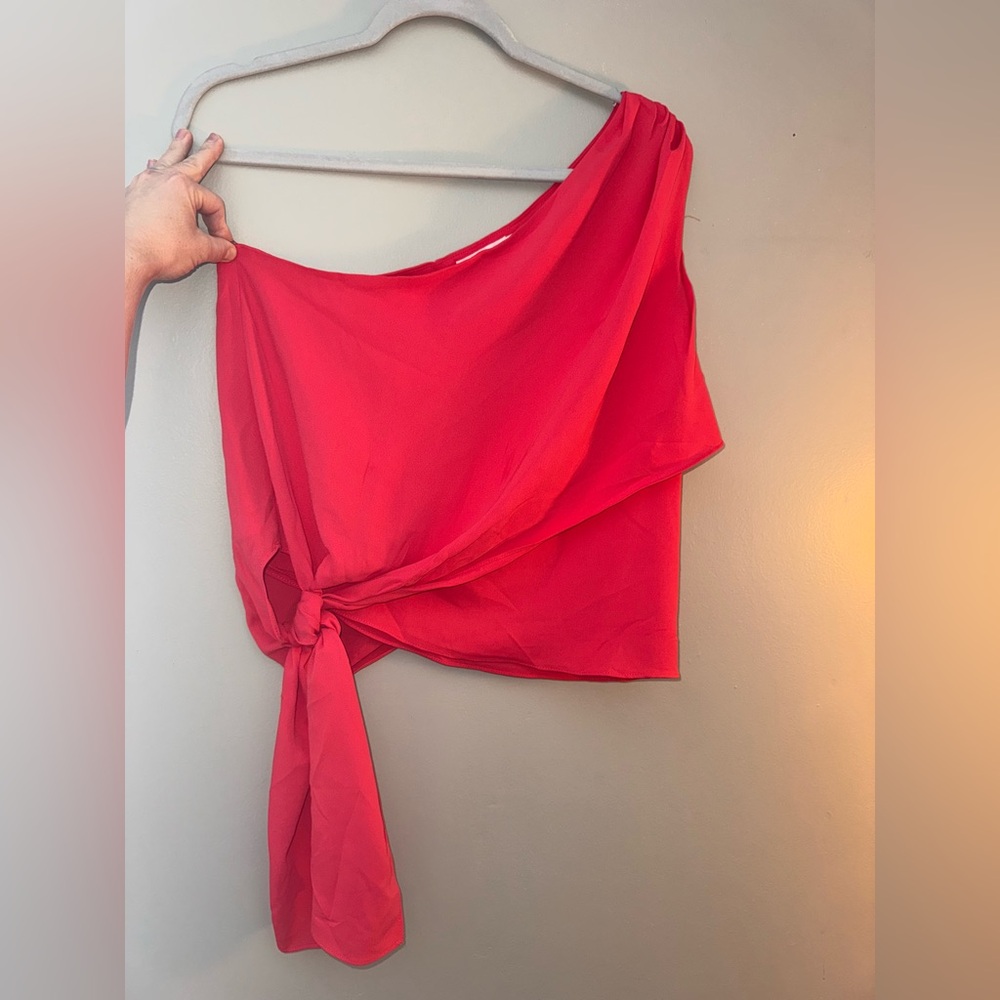 Lush, One-Shoulder tank